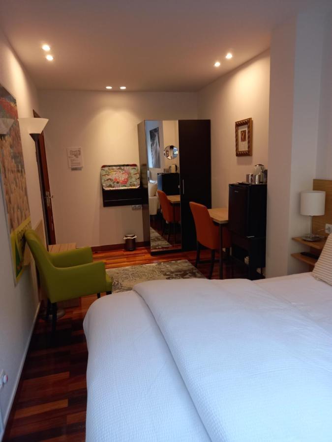 Suite Bilbao Arena Con Plaza De Garaje Exterior photo